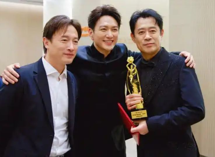 王仁君飞天奖封帝：从《知否》盛长柏到青年毛泽东，盛家满门荣耀藏着最浪漫的售后