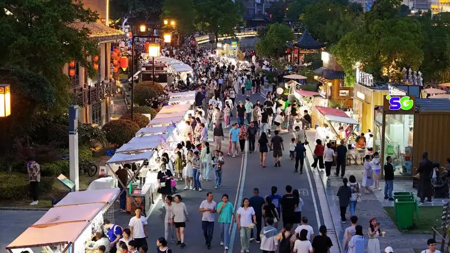 文旅市场消费活力十足，秋日里玩法悄悄升级